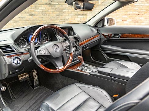 Used 2011 Mercedes-Benz E 550 Cabriolet image 30