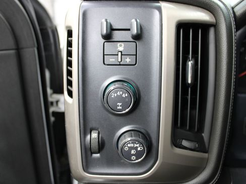 Used 2017 GMC Sierra 2500 Denali w/ Duramax Plus Package AWD/4WD image 43