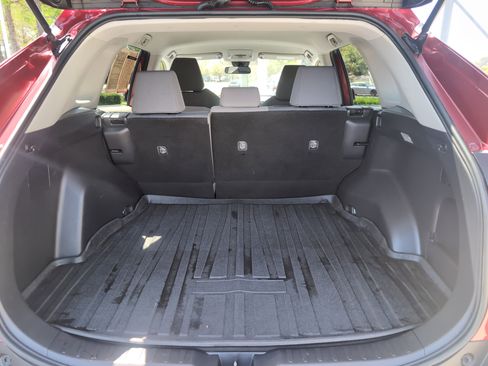 Certified 2021 Toyota RAV4 XLE image 31