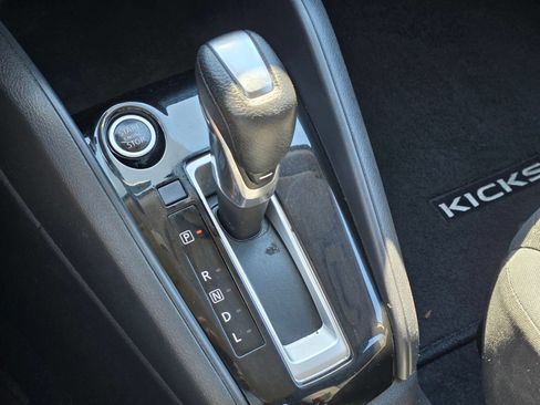 Used 2020 Nissan Kicks S FWD image 29