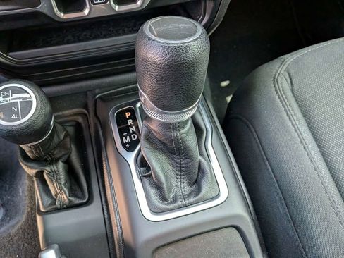 Used 2023 Jeep Gladiator Sport AWD/4WD image 21