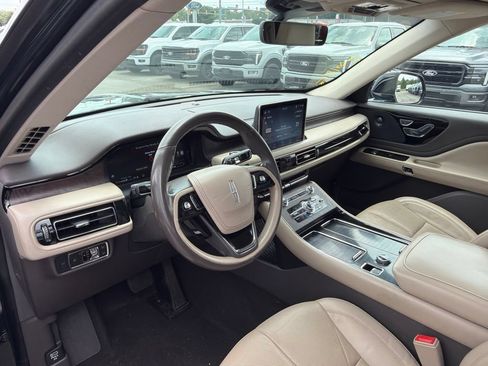Used 2021 Lincoln Aviator Reserve w/ Equipment Group 201A AWD/4WD image 11