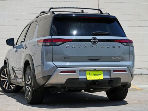 Used 2022 Nissan Pathfinder Platinum w/ Cargo Package FWD image 5