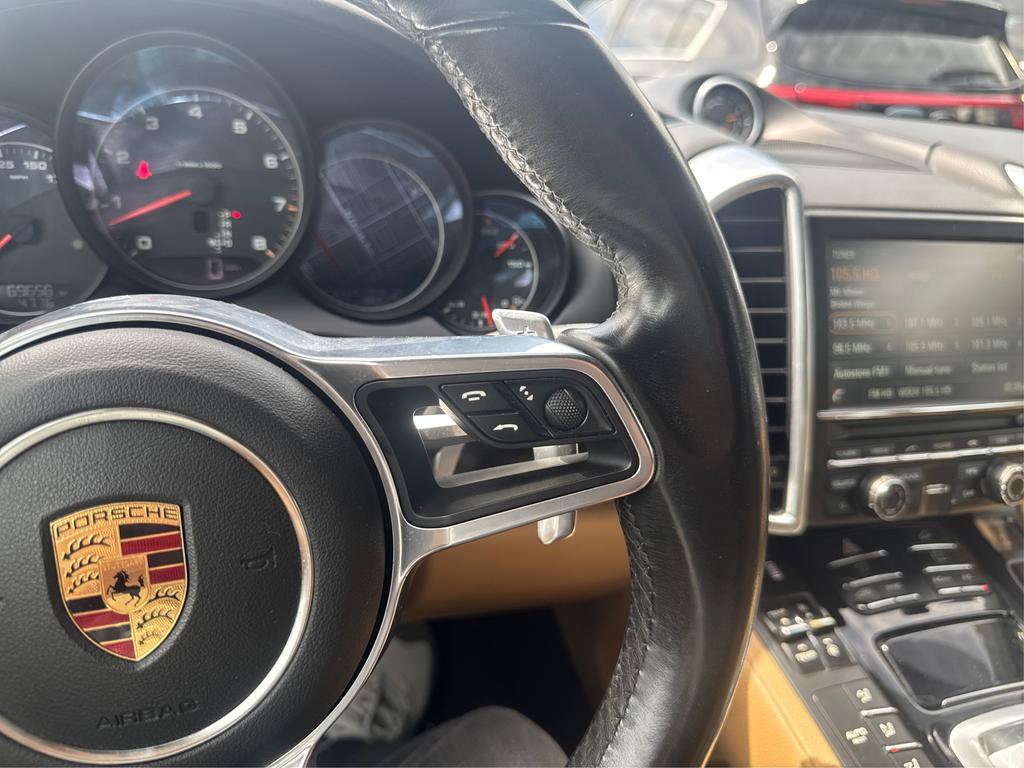 Used 2016 Porsche Cayenne w/ Premium Package AWD/4WD image 25
