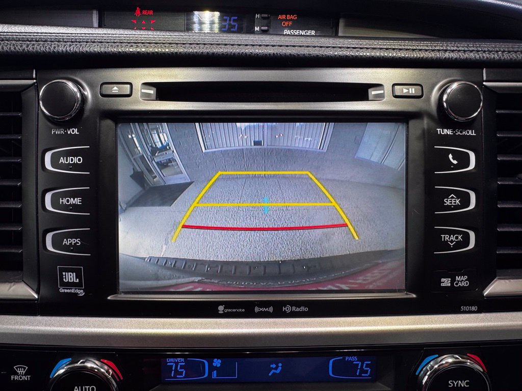 Used 2017 Toyota Highlander Limited AWD/4WD image 31