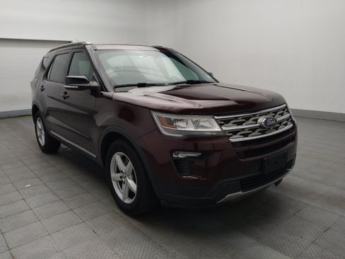 Used 2018 Ford Explorer XLT w/ Equipment Group 201A FWD image 13