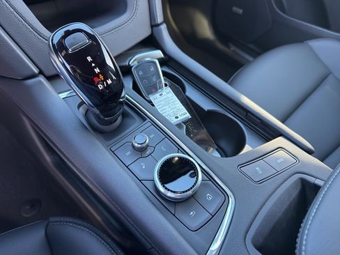 New 2026 Cadillac XT5 Luxury w/ LPO, Bronce Accent Package image 14