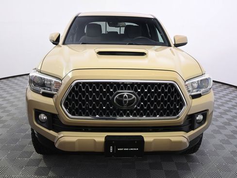 Used 2019 Toyota Tacoma TRD Sport w/ Technology Package AWD/4WD image 10