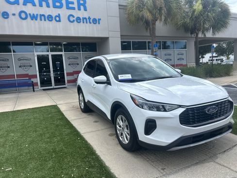 Certified 2023 Ford Escape Active w/ Tech Pack #2 FWD image 3