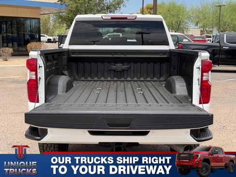 Used 2022 Chevrolet Silverado 3500 LT w/ All Star Edition AWD/4WD image 6