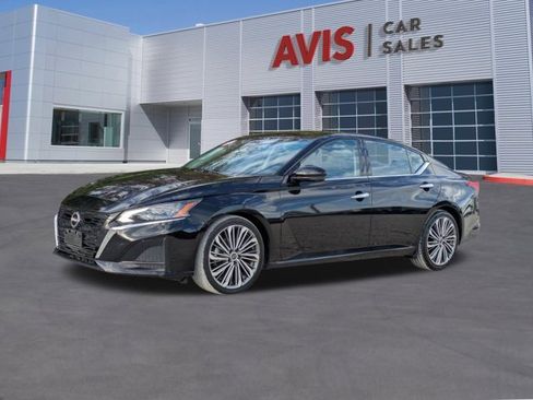 Used 2023 Nissan Altima 2.5 SL image 1