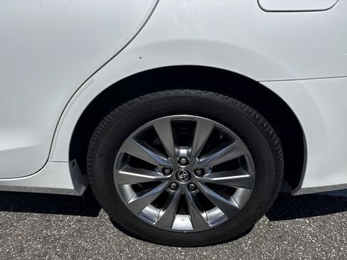 Used 2015 Toyota Camry XLE FWD image 19