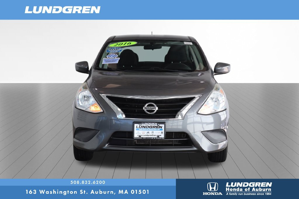 Used 2016 Nissan Versa SV FWD image 2