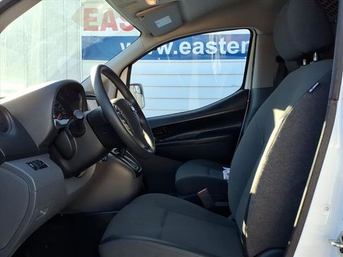 Used 2020 Nissan NV200 SV image 6
