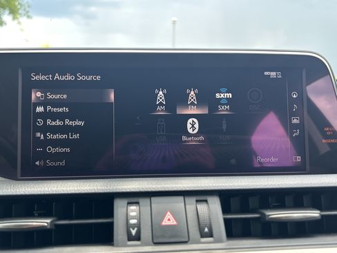 Used 2019 Lexus ES 300h w/ Premium Package FWD image 13