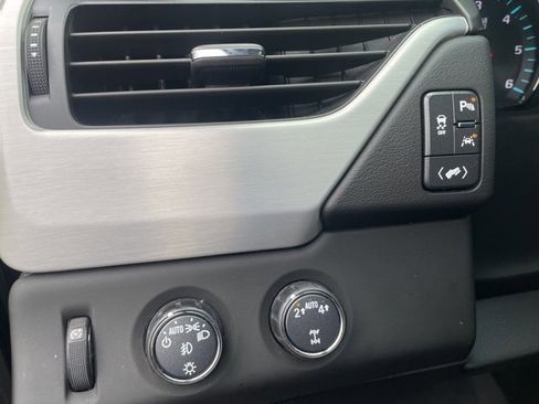 Used 2018 GMC Yukon XL SLT image 19