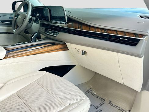 Used 2023 Cadillac Escalade Sport Platinum w/ Heavy-Duty Trailer Package image 33