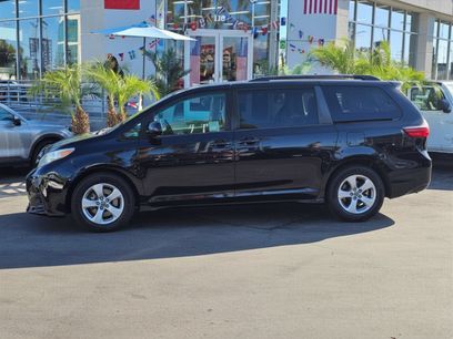 Used 2018 Toyota Sienna LE w/ Carpet Mat Package