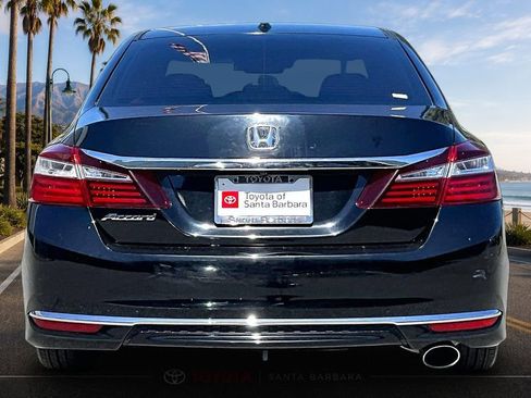 Used 2017 Honda Accord EX image 6