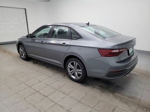 Used 2024 Volkswagen Jetta SE FWD image 3