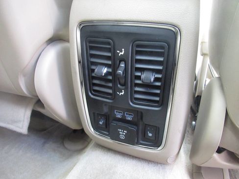 Used 2015 Jeep Grand Cherokee Overland image 8