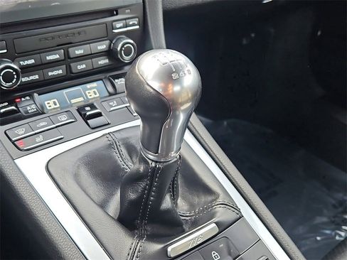 Used 2019 Porsche 718 Cayman image 25