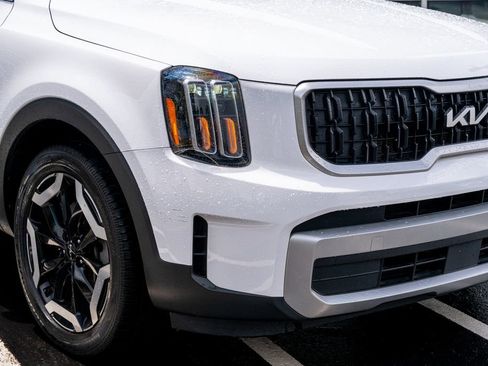 Used 2024 Kia Telluride EX w/ EX Captain's Chair Package FWD image 8