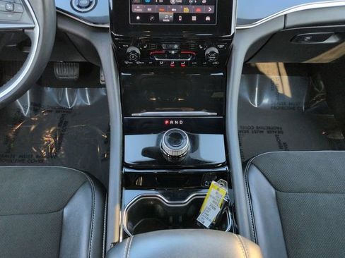 Certified 2022 Jeep Grand Cherokee L Laredo AWD/4WD image 22