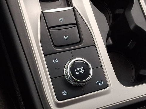 Certified 2023 Ford Explorer XLT image 23