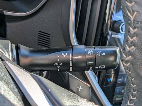 Used 2023 Subaru Ascent Touring image 27