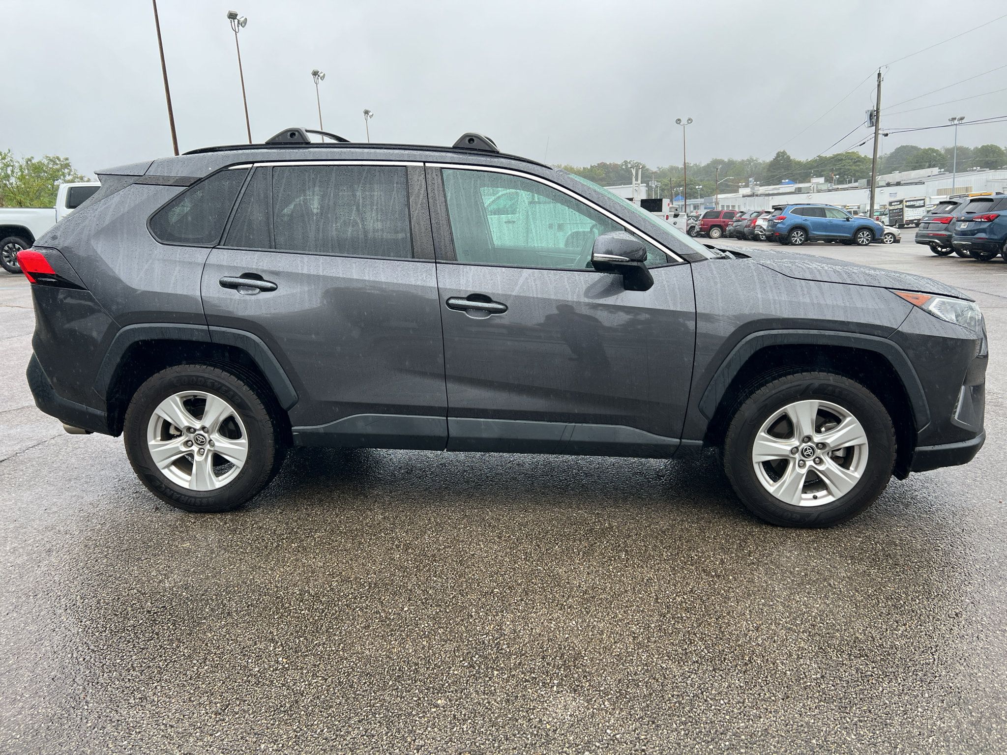Used 2021 Toyota RAV4 XLE w/ Convenience Package AWD/4WD image 2