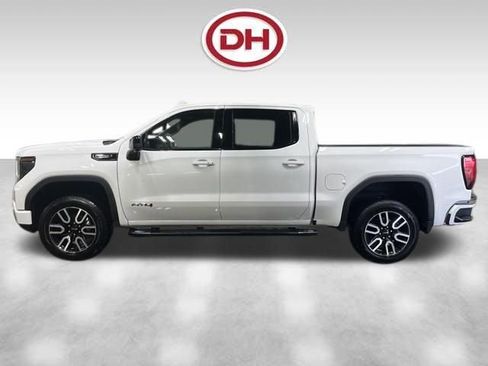 Used 2023 GMC Sierra 1500 AT4 w/ AT4 Premium Package AWD/4WD image 8