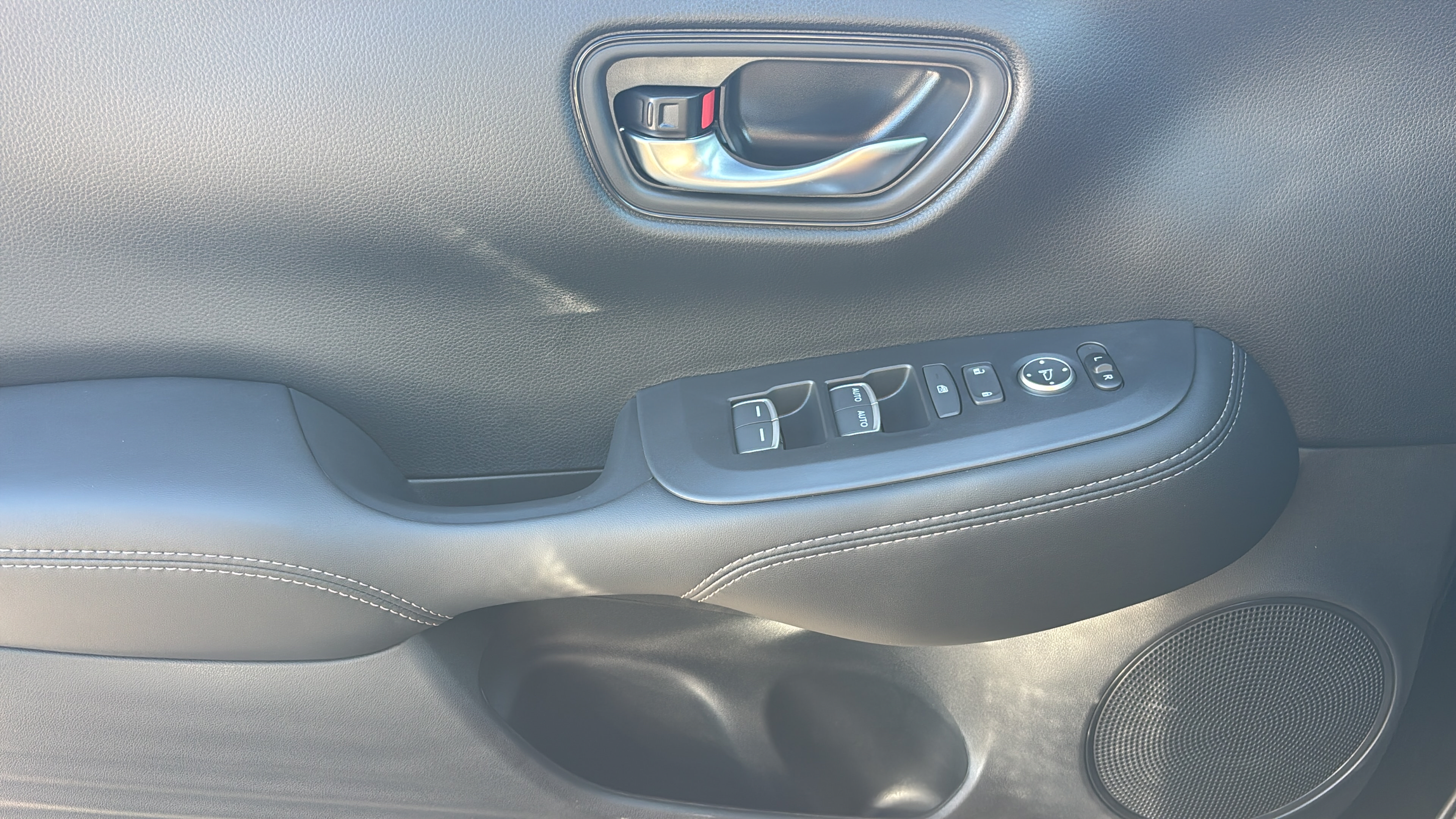 New 2027 Honda HR-V EX-L image 16