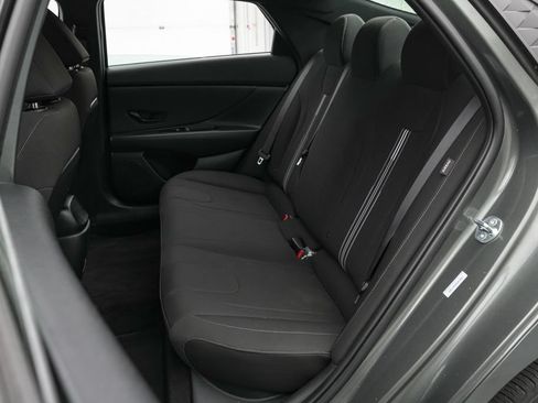 Used 2025 Hyundai Elantra Sport FWD image 18