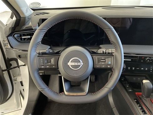 Certified 2025 Nissan Kicks SR image 27