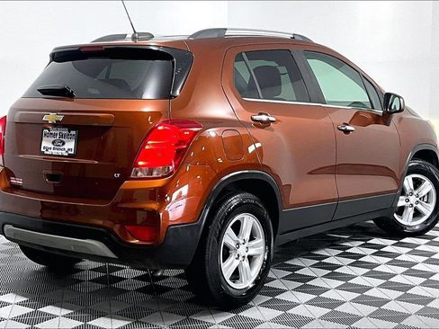 Used 2019 Chevrolet Trax LT w/ Driver Confidence Package FWD image 12
