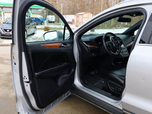 Used 2019 Lincoln MKC Select w/ Select Plus Package image 9