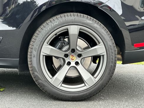 Certified 2026 Porsche Macan AWD/4WD image 31