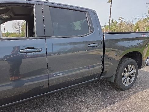 Used 2022 Chevrolet Silverado 1500 LT AWD/4WD image 15