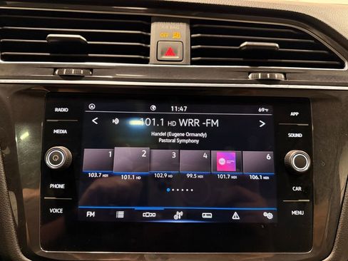 Used 2022 Volkswagen Tiguan SE image 22