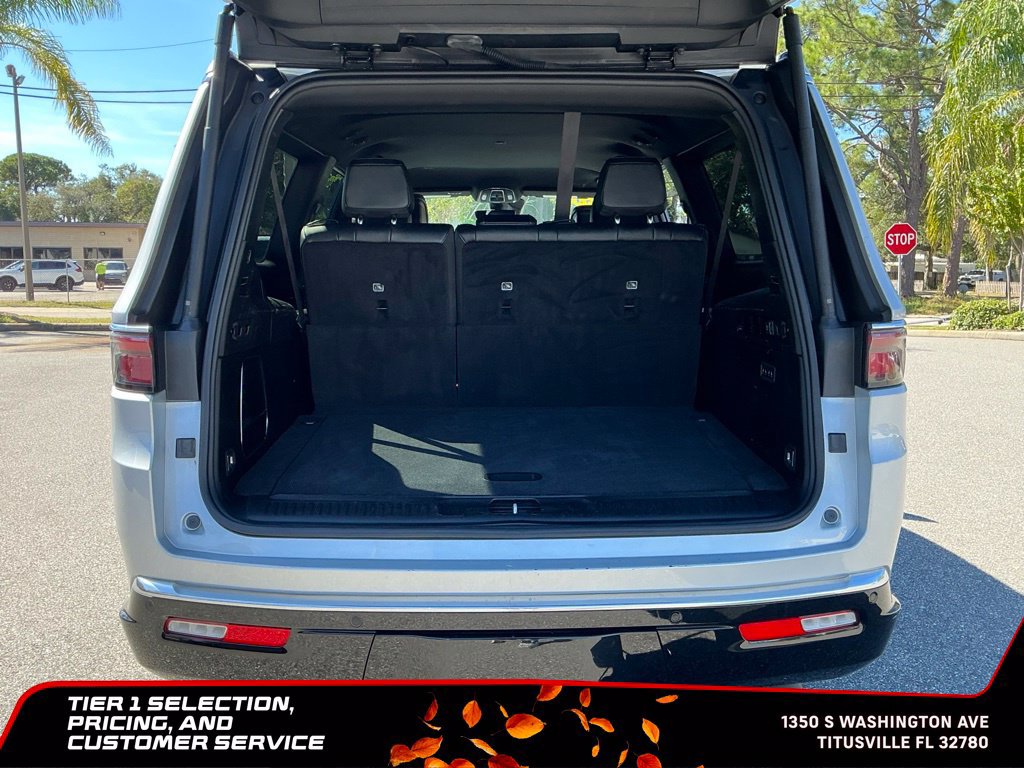 Used 2024 Jeep Wagoneer L Series II w/ Flexible Seating Group RWD image 22
