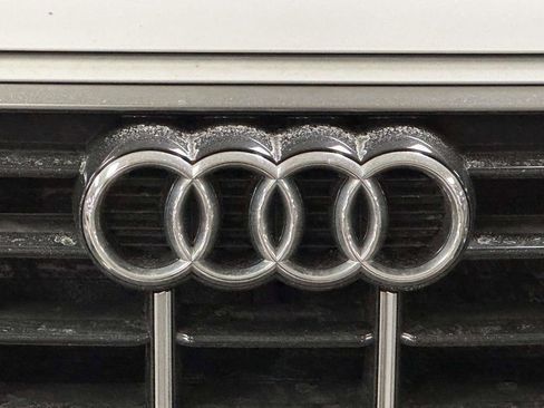 Used 2023 Audi Q5 2.0T Premium w/ Convenience Package image 8