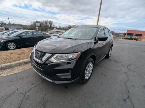 Used 2020 Nissan Rogue S image 3