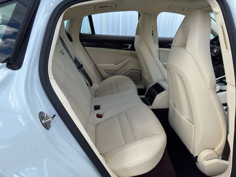 Used 2021 Porsche Panamera 4S image 42