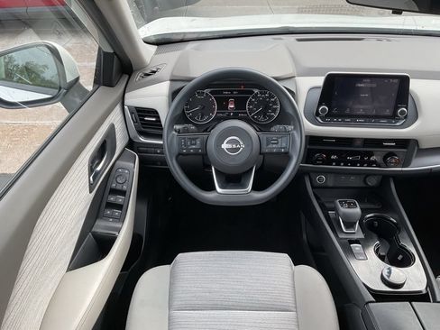Used 2023 Nissan Rogue SV AWD/4WD image 15