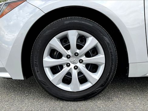 Used 2024 Toyota Corolla LE image 9