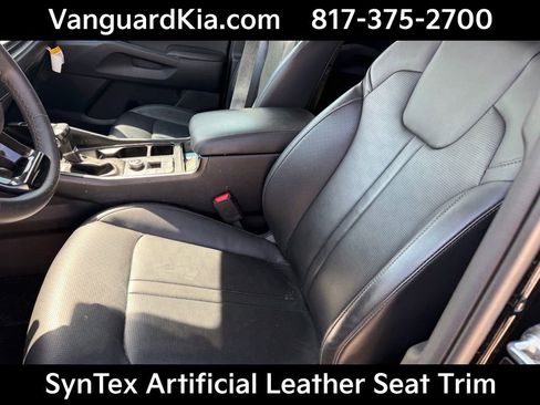 Certified 2025 Kia Sorento S w/ Panoramic Sunroof Package image 13