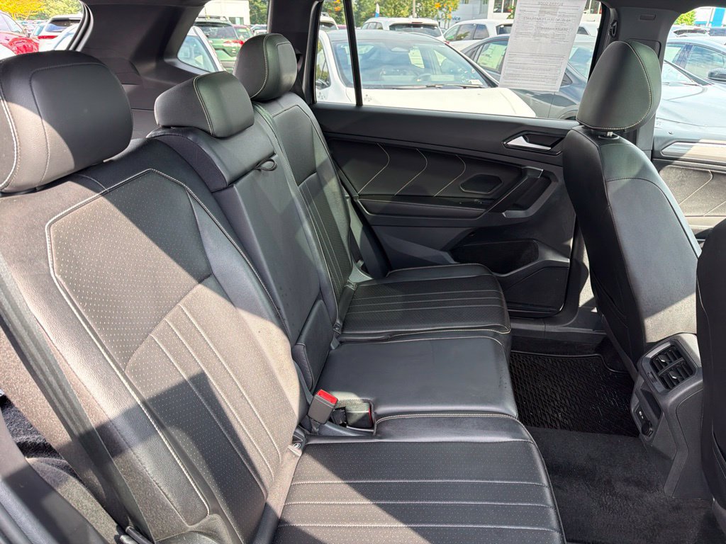 Used 2024 Volkswagen Tiguan SE R-Line AWD/4WD image 14