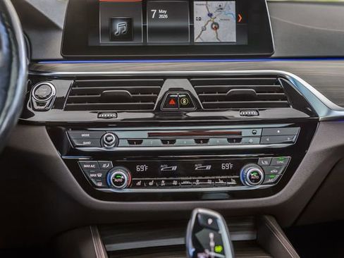 Used 2018 BMW 540i w/ M Sport Package RWD image 31