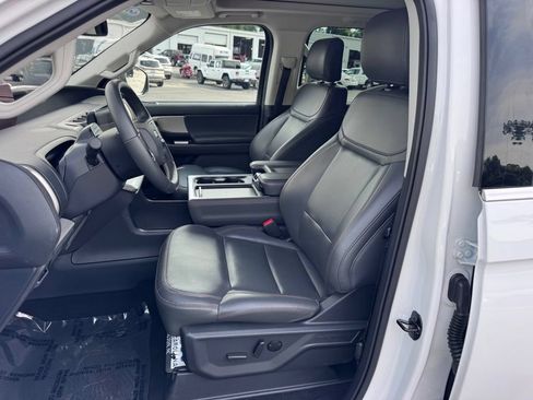 Used 2025 Ford Expedition Active RWD image 22
